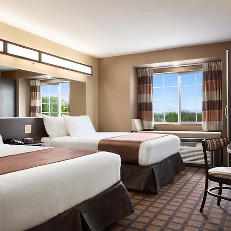 Microtel Inn & Suites By Wyndham Midland Exterior foto