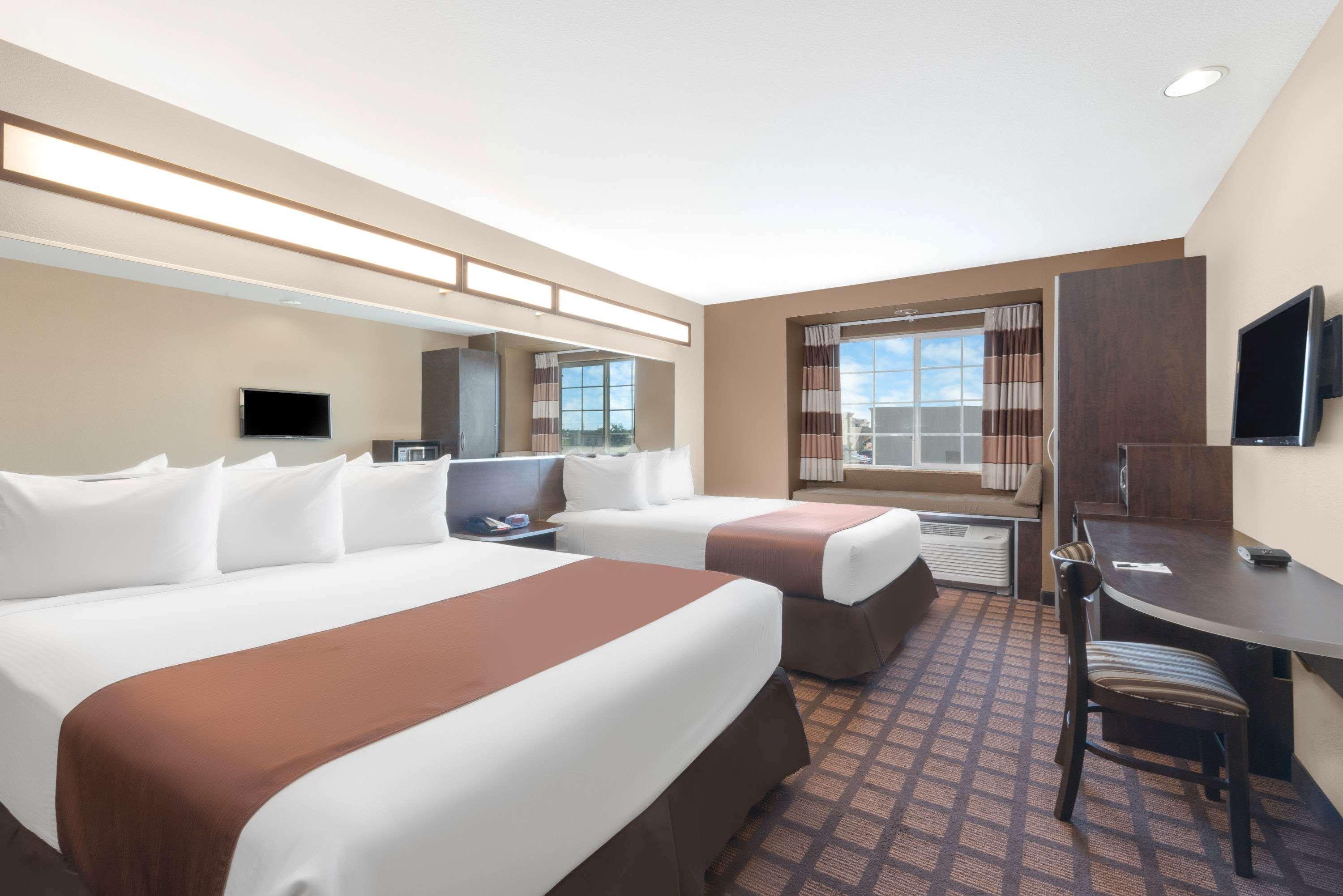 Microtel Inn & Suites By Wyndham Midland Exterior foto