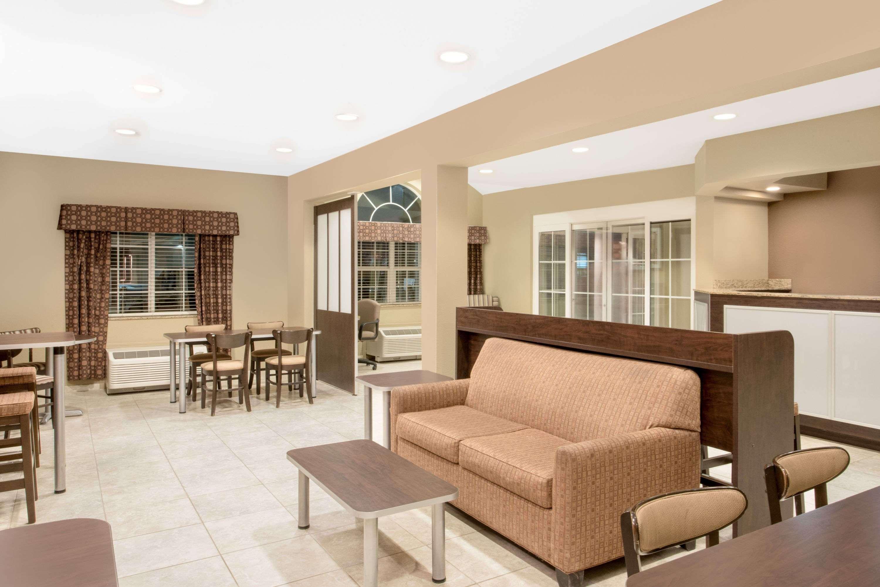 Microtel Inn & Suites By Wyndham Midland Exterior foto